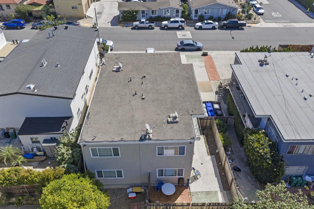 1212 AZUSA Street