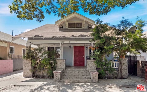 Photo of 208 W 49th Street, Los Angeles, CA 90037 (MLS # 26985103)