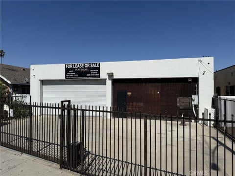 Photo of 1404 Alamitos AVE, Long Beach, CA 90813 (MLS # PW26139832)