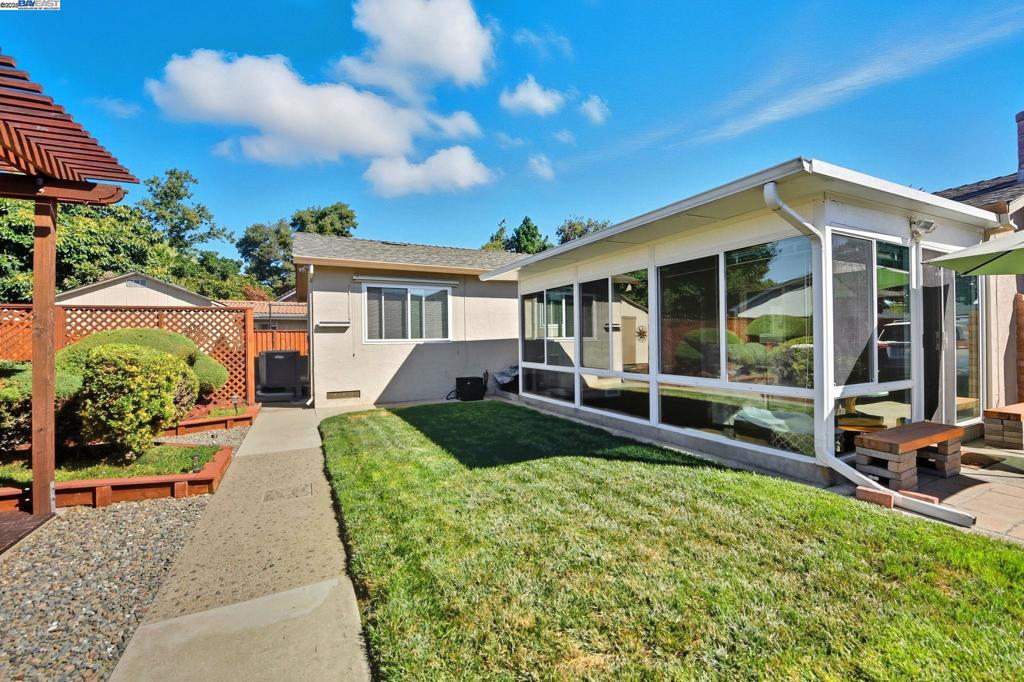 CREEKSIDE - Residential