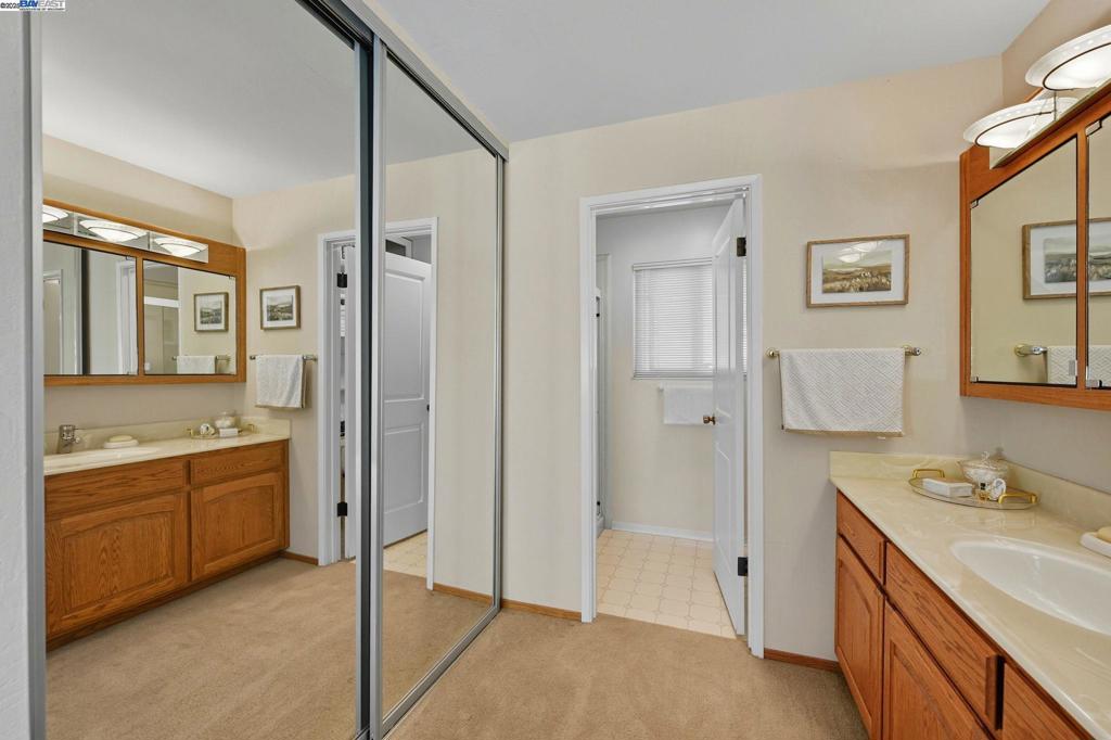 CREEKSIDE - Residential