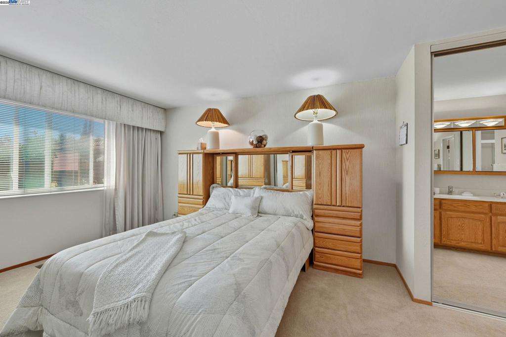 CREEKSIDE - Residential