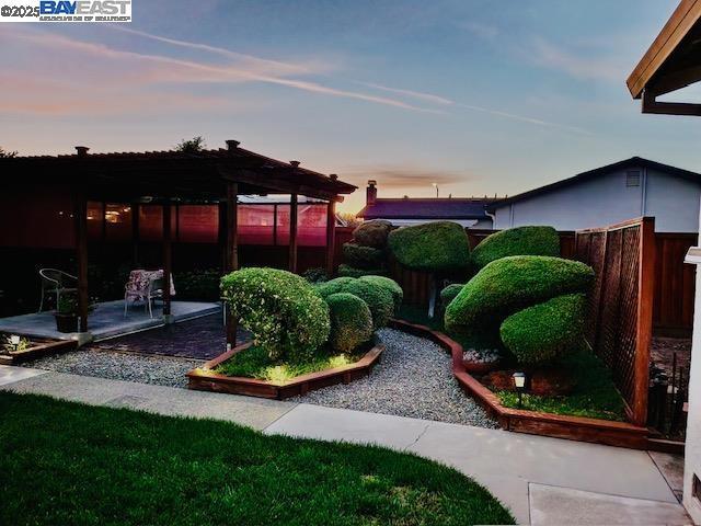 CREEKSIDE - Residential