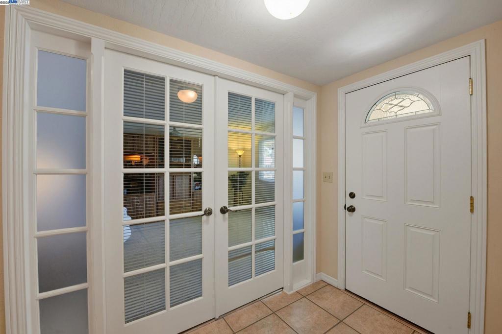 CREEKSIDE - Residential