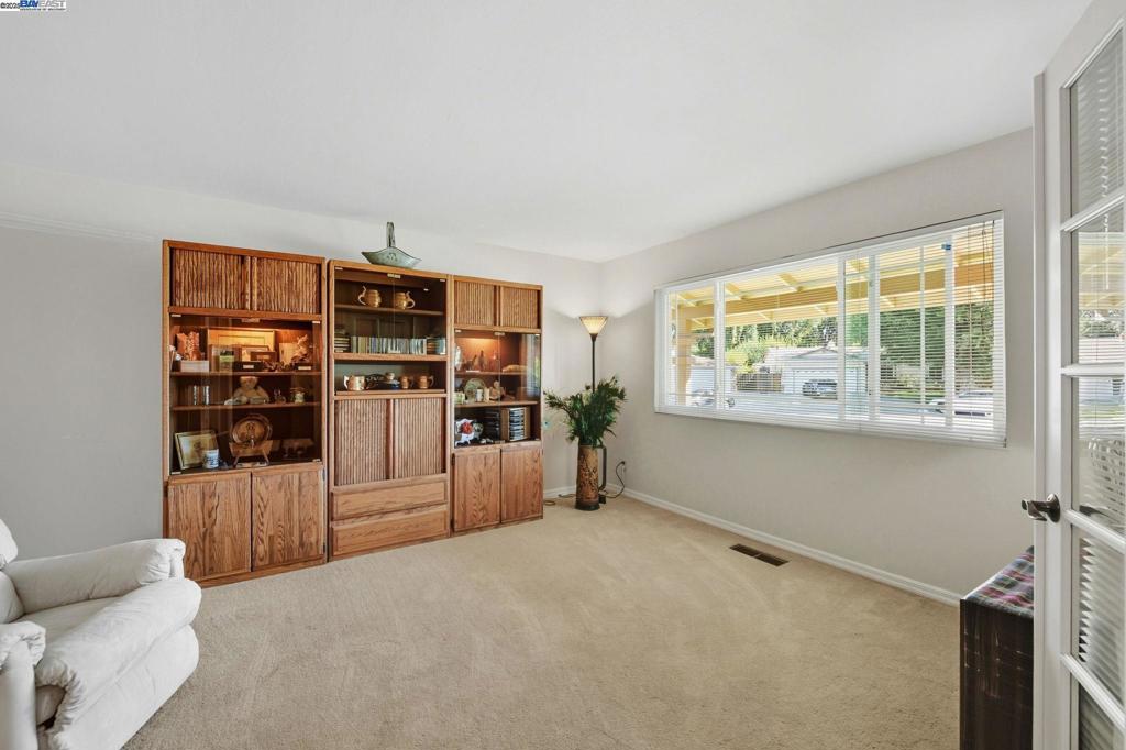 CREEKSIDE - Residential