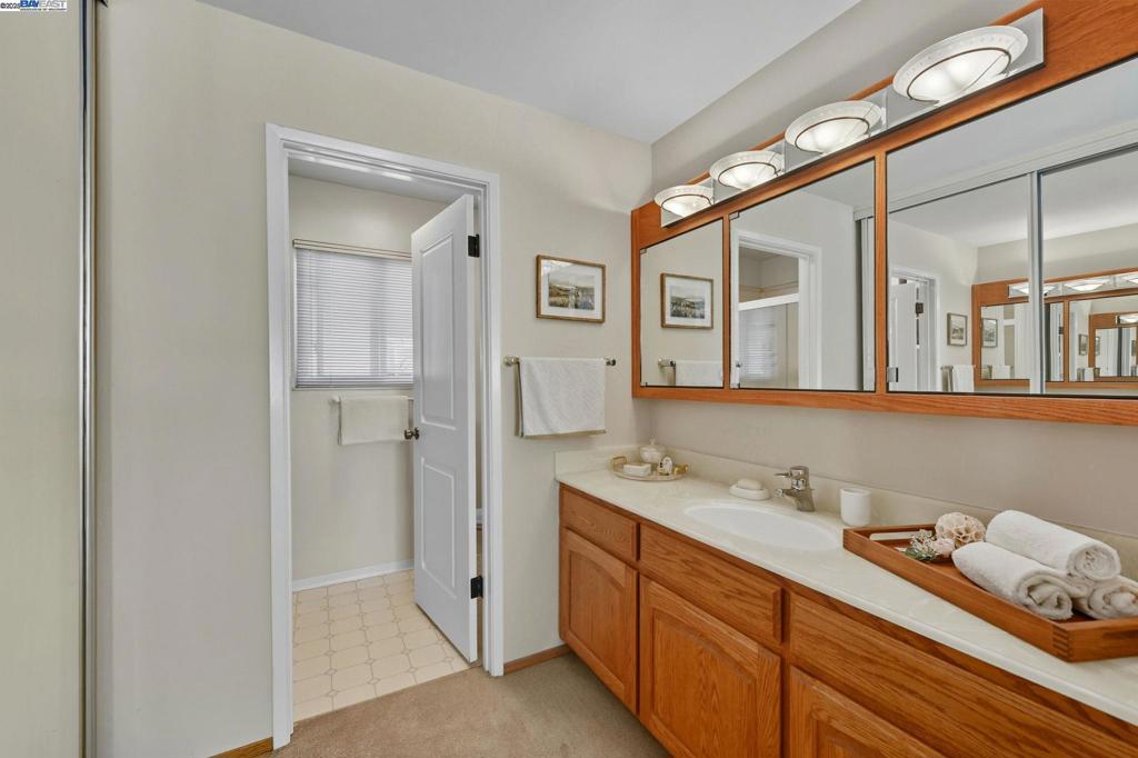 CREEKSIDE - Residential