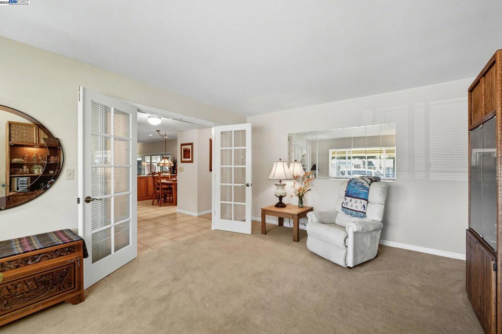 CREEKSIDE - Residential