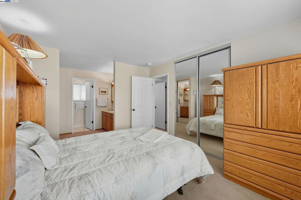 CREEKSIDE - Residential