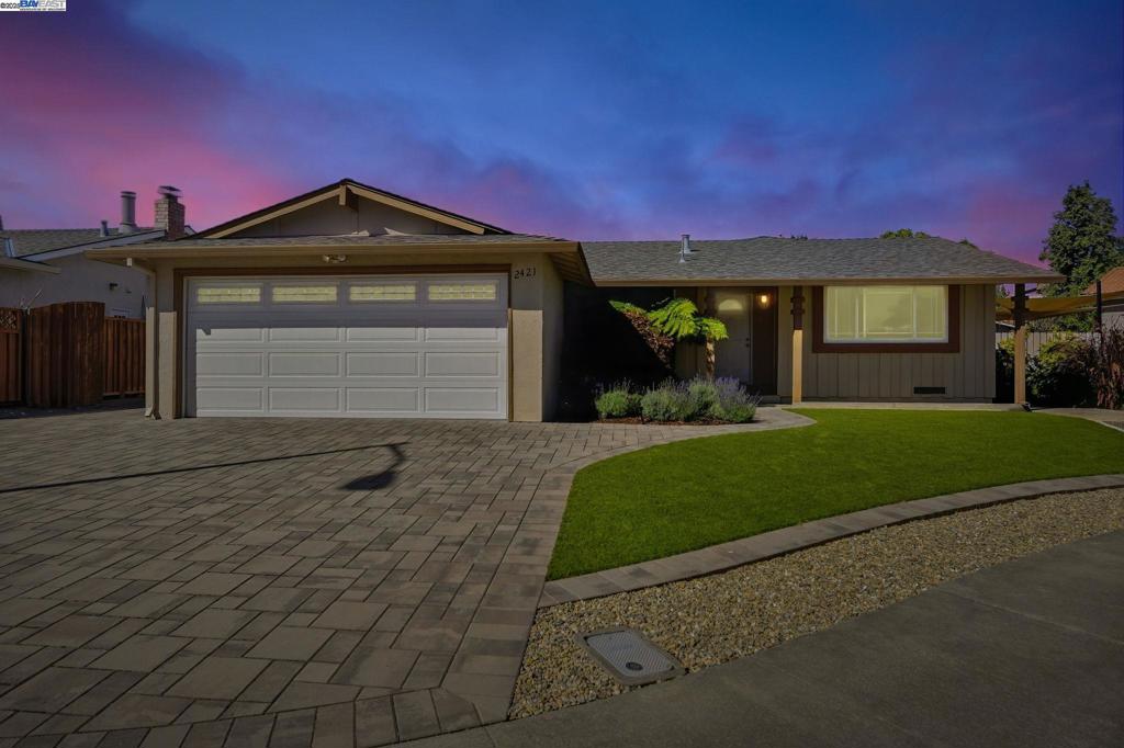 CREEKSIDE - Residential