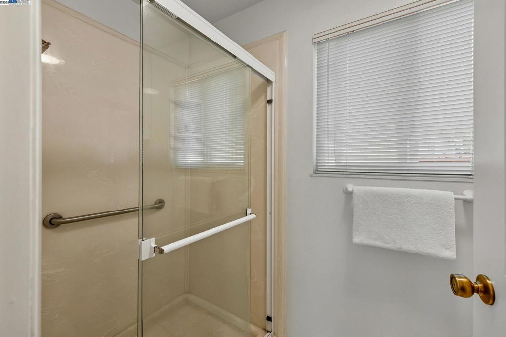 CREEKSIDE - Residential