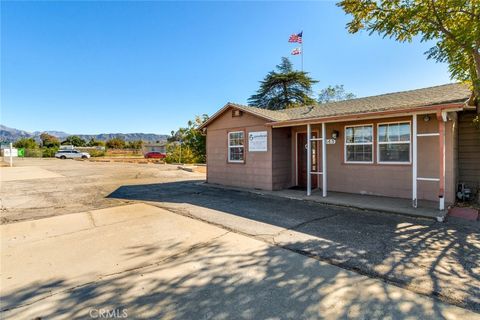 543 W County Line Road Calimesa CA 92320
