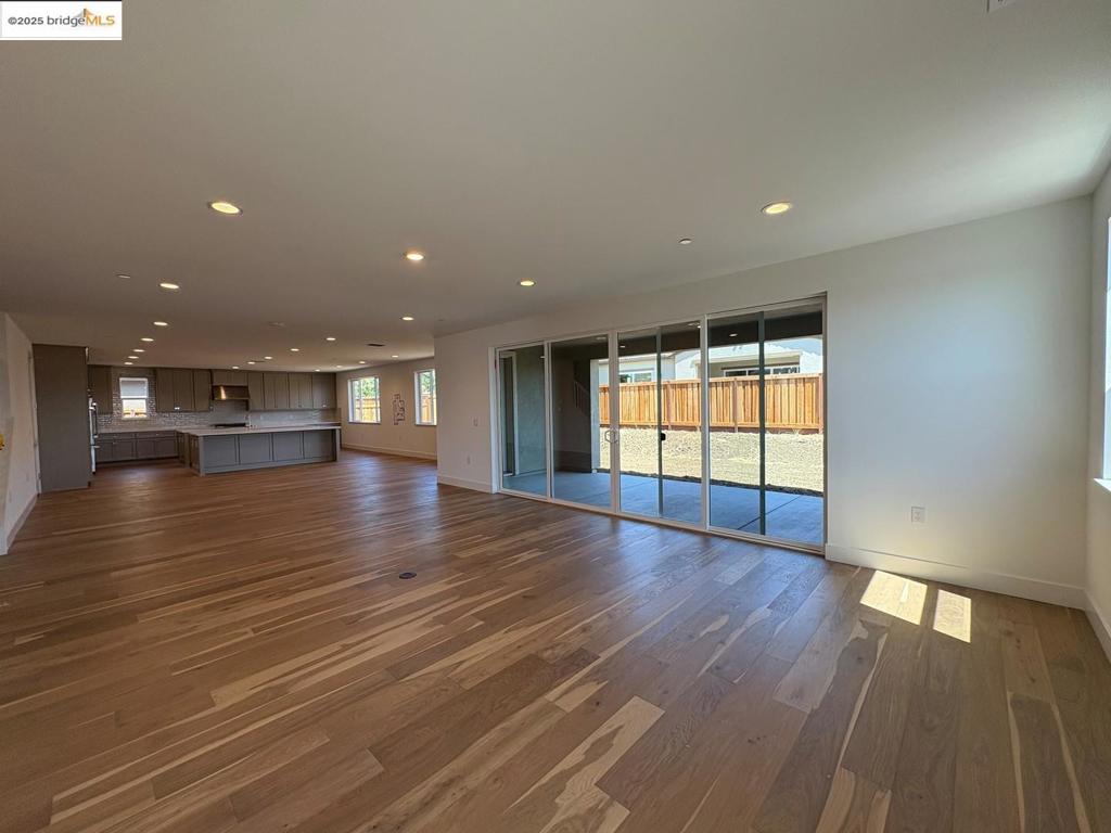 445 Trellis WAY
