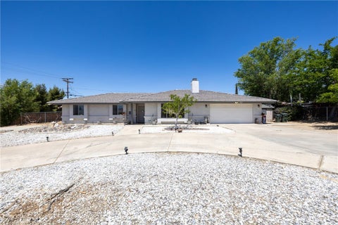 Photo of 19388 Corwin Rd, Apple Valley, CA 92307 (MLS # CV26058929)