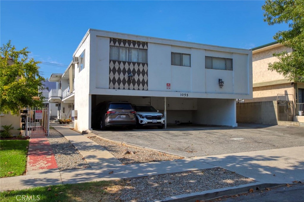 Properties 4 1055 Grover Avenue