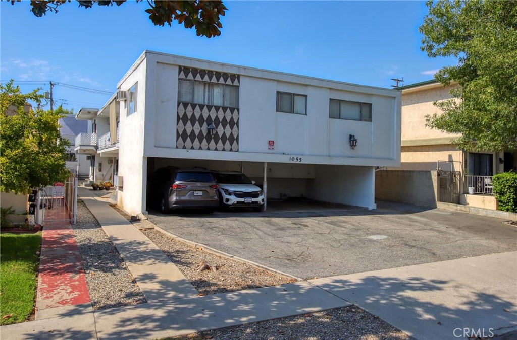 Properties 2 1055 Grover Avenue