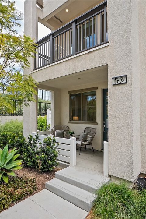 Photo of 1698 Lexington Lane, San Pedro, CA 90732 (MLS # SB26105728)