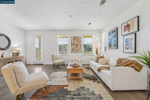 Photo of 1902 Shasta Ln LN, Hercules, CA 94547 (MLS # 41146905)