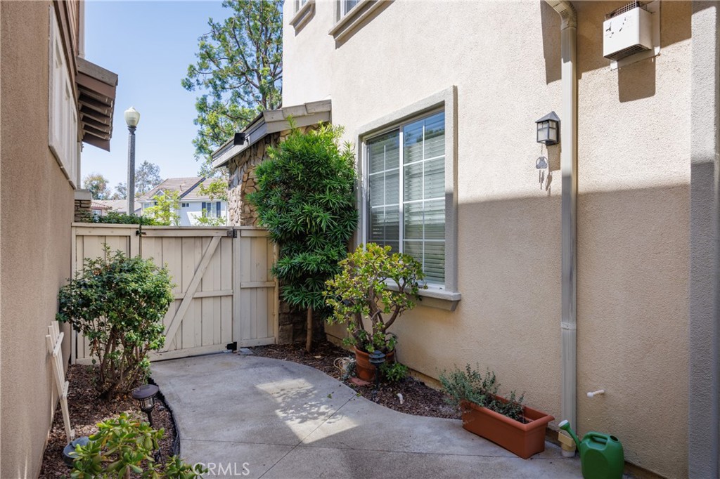 17 Old Spire Drive