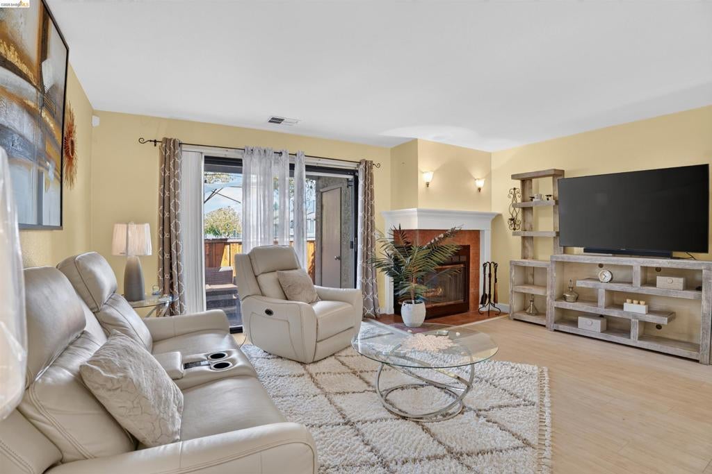 109 Peppermill Ln