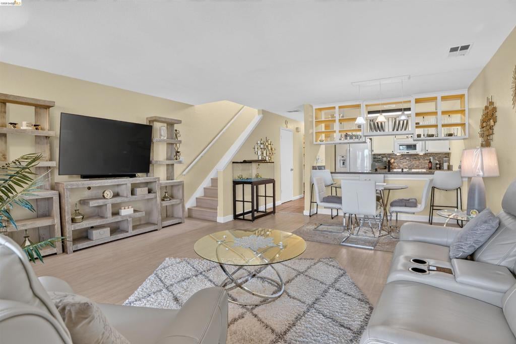 109 Peppermill Ln