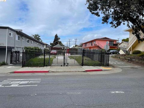 Photo of 35Th Avenue, Oakland, CA 94619 (MLS # 41128317)