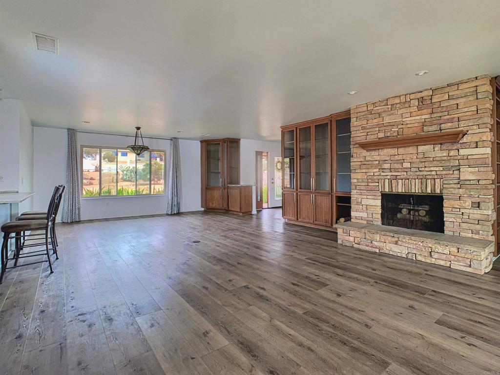 308 La Cresta Heights Rd