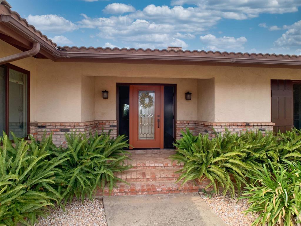 308 La Cresta Heights Rd