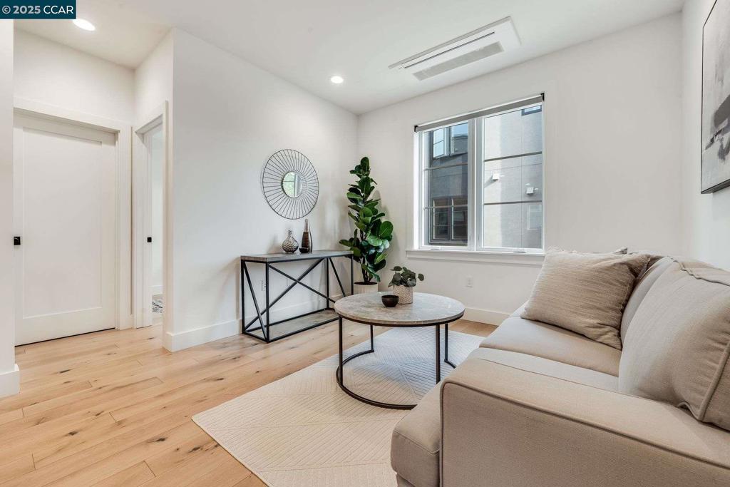 DOWNTOWN LAF - Residential
