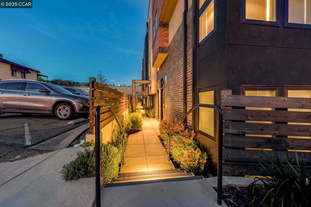DOWNTOWN LAF - Residential