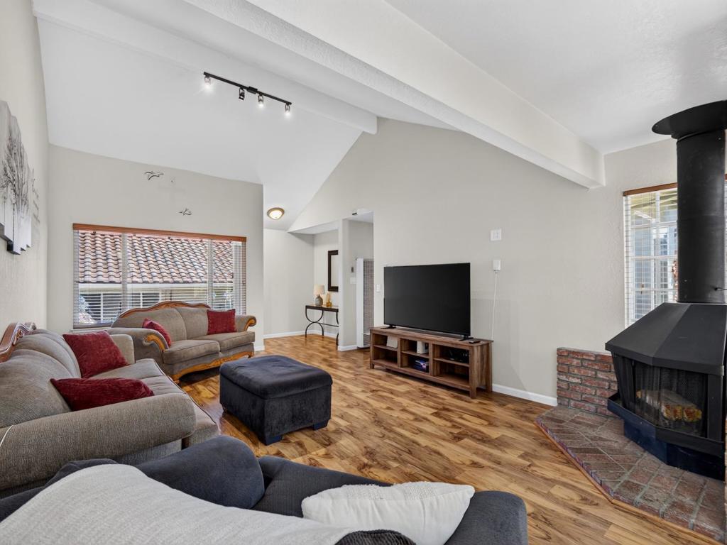 262 Crestview Drive