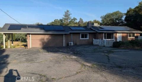 Photo of 40700 Road 425a, Oakhurst, CA 93644 (MLS # IV26120060)