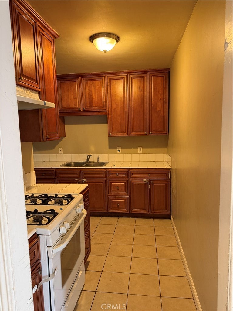 1017 W 73rd
