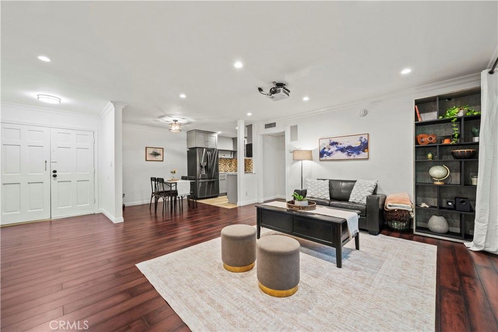 Photo of 5215 Balboa Boulevard #203, Encino, CA 91316 (MLS # SR25168309)