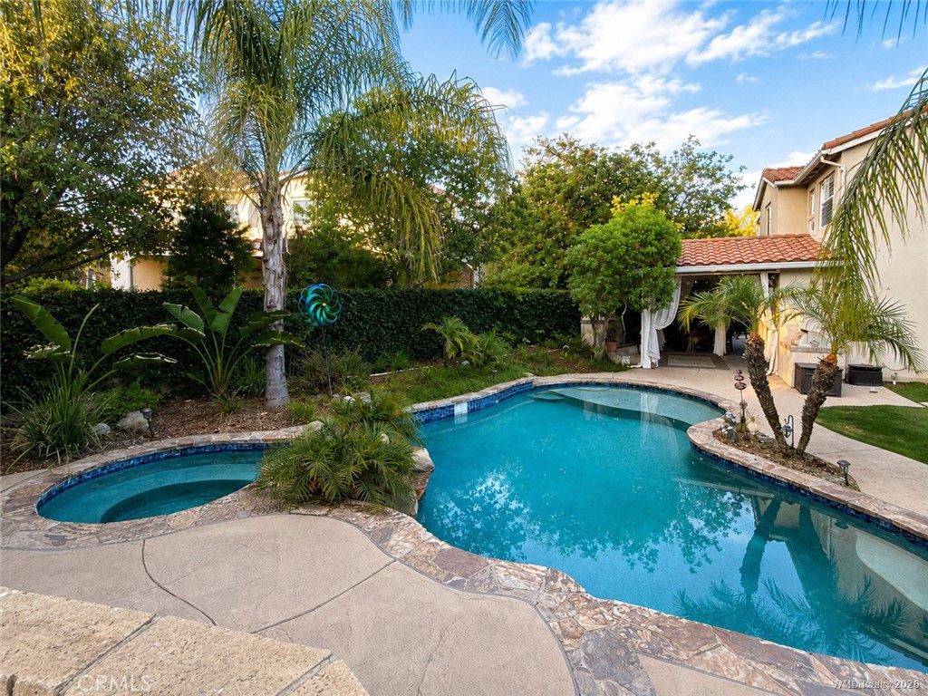 24139 Crescent Court