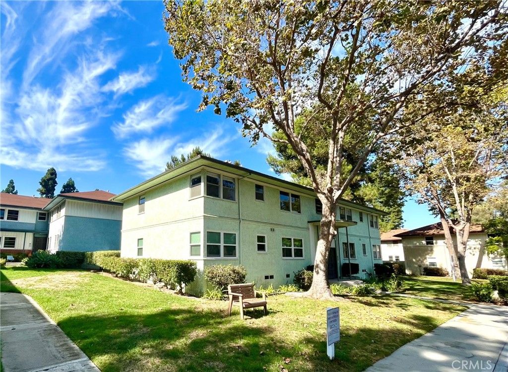 Photo of 5829 Bowcroft St #4, Los Angeles, CA 90016 (MLS # SW25234781)