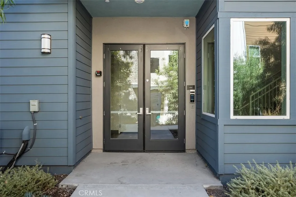 Irvine, California 92618, United States, 1 Bedroom Bedrooms, ,1 BathroomBathrooms,Residential,Active,207711