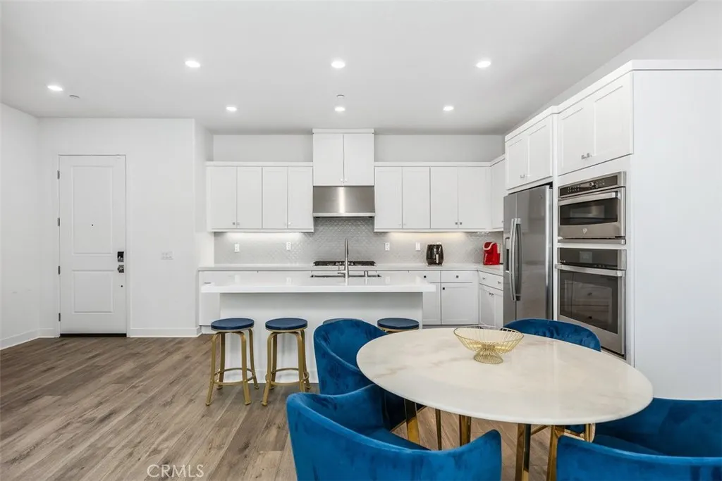 Irvine, California 92618, United States, 1 Bedroom Bedrooms, ,1 BathroomBathrooms,Residential,Active,207711