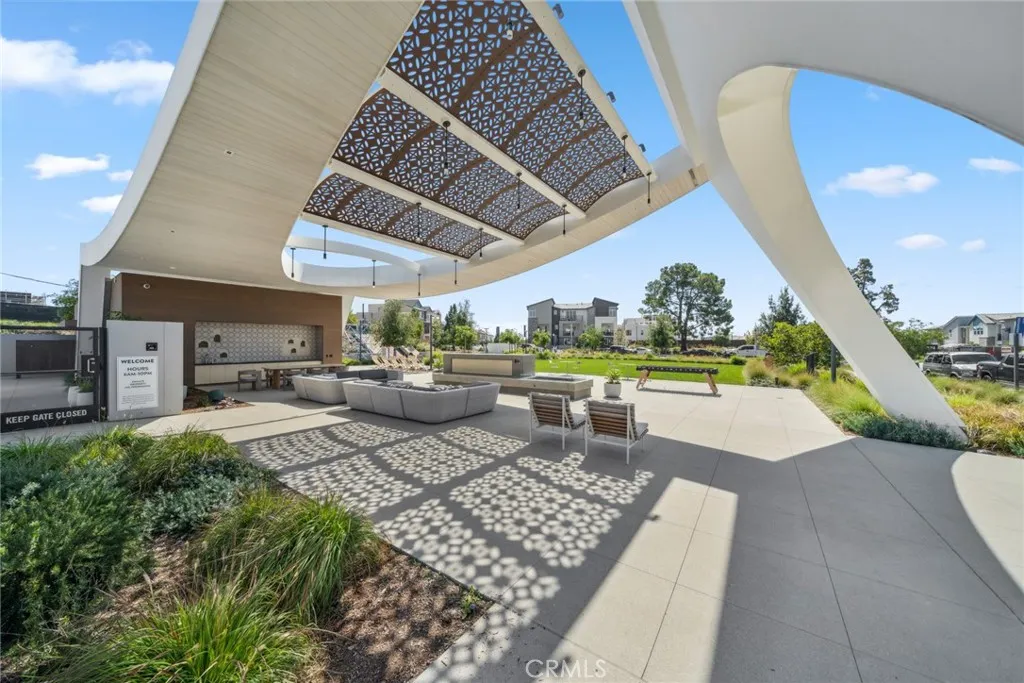 Irvine, California 92618, United States, 1 Bedroom Bedrooms, ,1 BathroomBathrooms,Residential,Active,207711