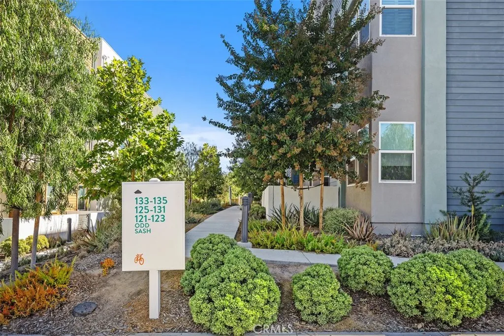 Irvine, California 92618, United States, 1 Bedroom Bedrooms, ,1 BathroomBathrooms,Residential,Active,207711