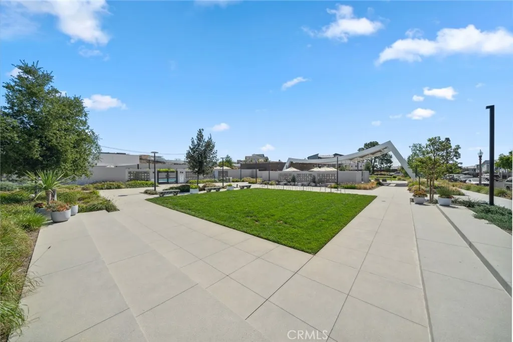 Irvine, California 92618, United States, 1 Bedroom Bedrooms, ,1 BathroomBathrooms,Residential,Active,207711