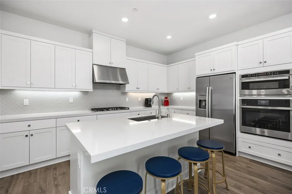 Irvine, California 92618, United States, 1 Bedroom Bedrooms, ,1 BathroomBathrooms,Residential,Active,207711