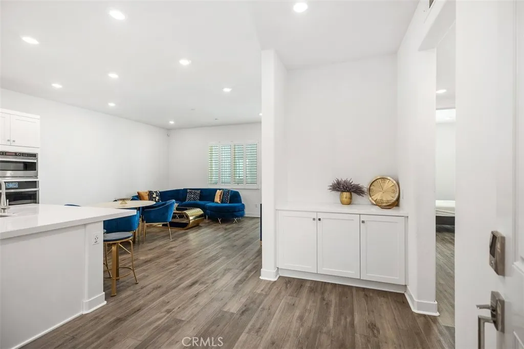 Irvine, California 92618, United States, 1 Bedroom Bedrooms, ,1 BathroomBathrooms,Residential,Active,207711