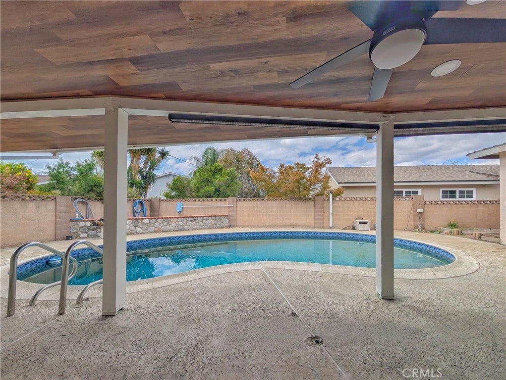 2314 E Alden
