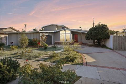 Photo of 6510 E Driscoll Street St, Long Beach, CA 90815 (MLS # RS25253135)