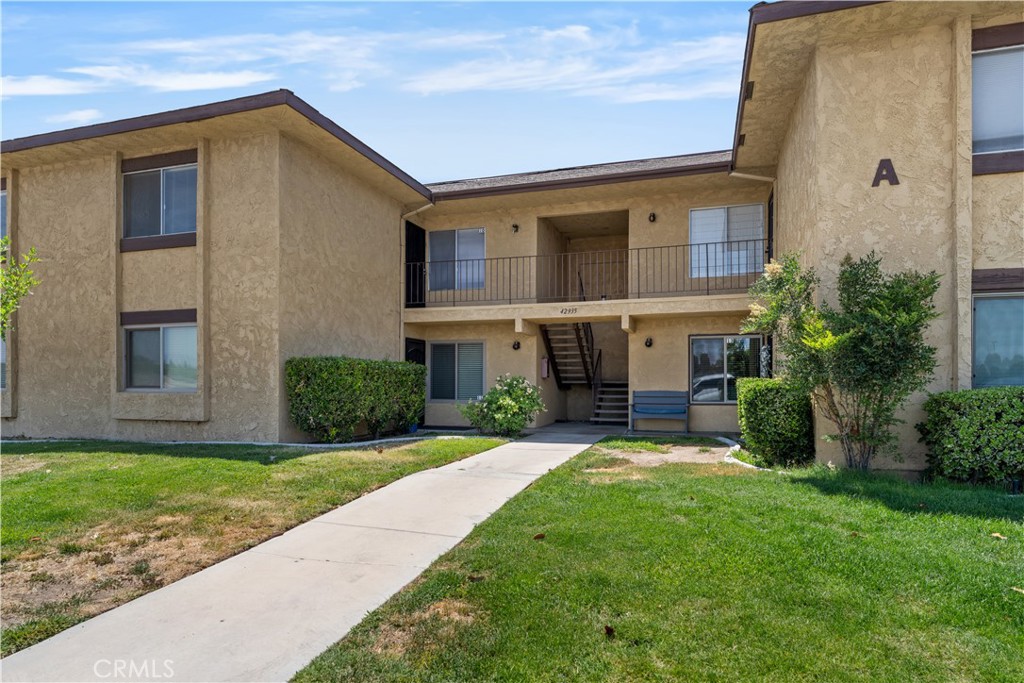 Fantastic Opportunity on this highly desirable Park Somerset Condo! This 2-bedroom, 2-bathroom home with a fireplaced living room has been updated and upgraded. Freshly painted throughout and new carpeting in each bedroom, wood laminate flooring throughout kitchen, living room and hallway, new window blinds. Both bathrooms have new shaker cabinet vanities, quartz counter tops, new sinks and faucets. Laundry hook ups inside the unit, peaceful balcony patio. Gated parking, community pool and tennis courts. Don't miss out
