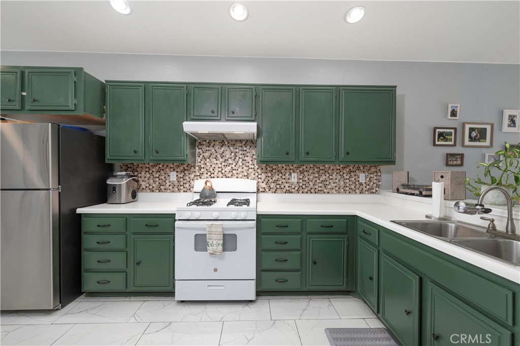 33411 Camino Piedra Rojo