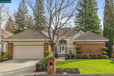 Photo of 30 30 Sugar Pine Lane Ln, Danville, CA 94506 (MLS # 41124323)