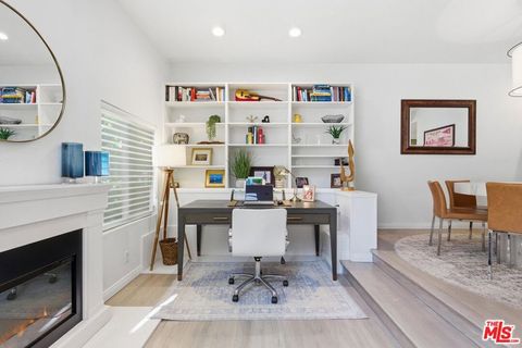 Photo of 514 S Barrington Avenue #104, Los Angeles, CA 90049 (MLS # 26827655)