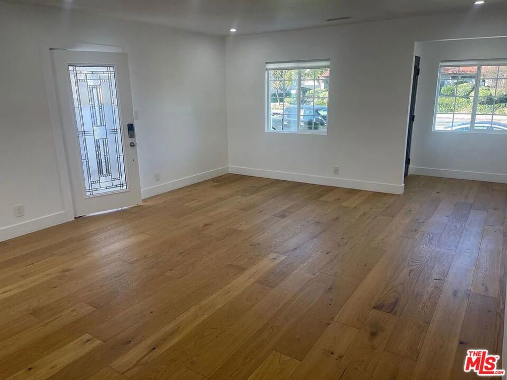 Photo of 6036 Lindley Avenue, Encino, CA 91316 (MLS # 26655589)