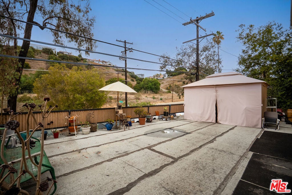 4143 Don Tomaso Drive 1